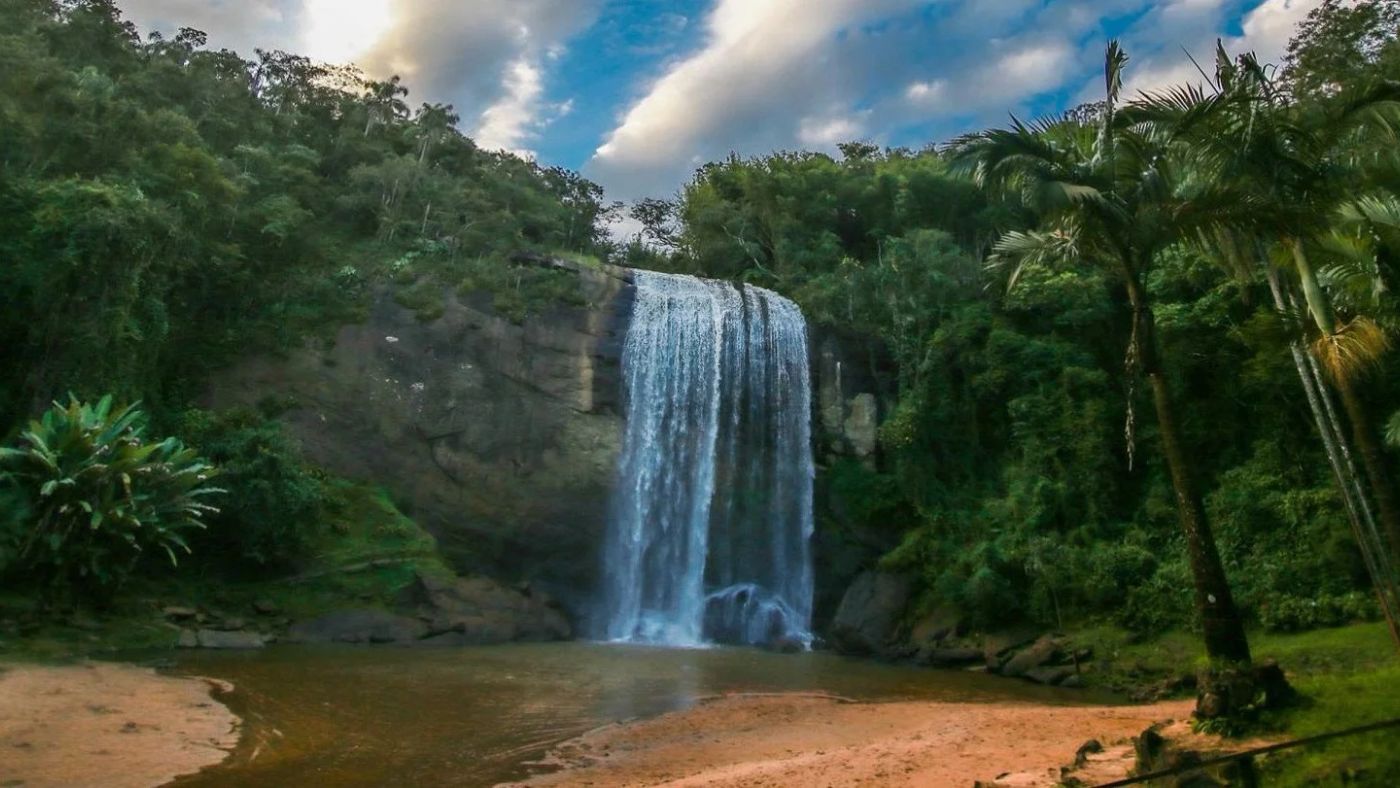 Cachoeira Grande de Lagoinha, em Lagoinha