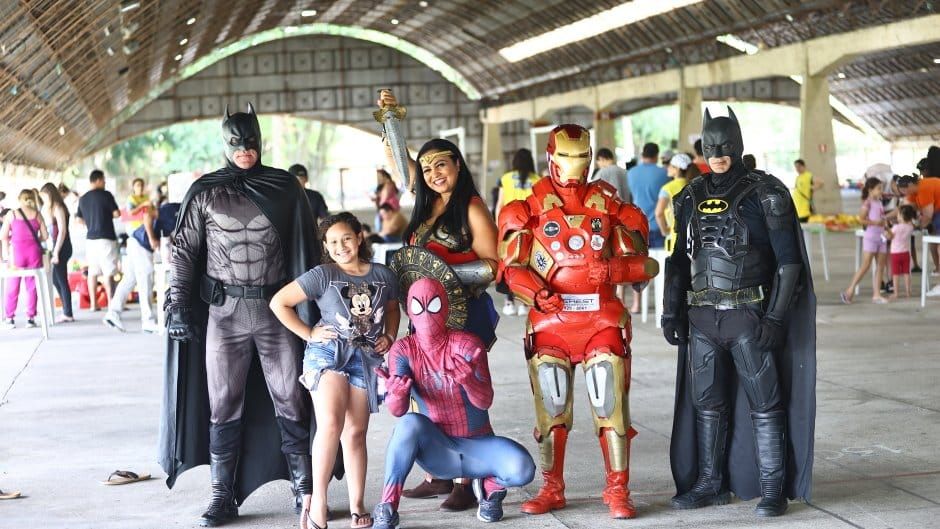 Crianças brincando em atração de lazer no Parque da Cidade, em São José dos Campos