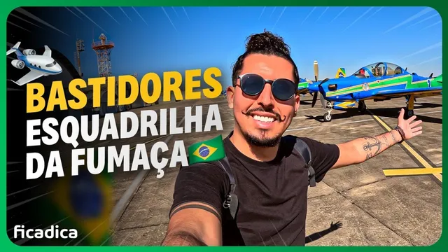 Aeronaves da Esquadrilha da Fumaça em São José dos Campos
